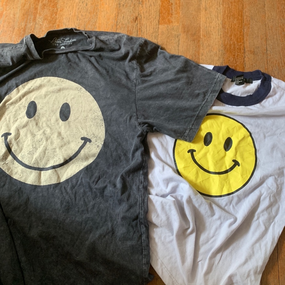 Two pack smiley shirt